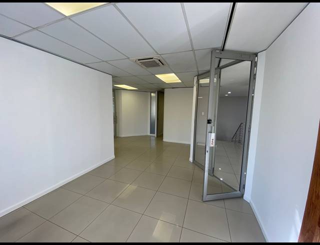 338M² OFFICE TO LET IN BRYANSTON